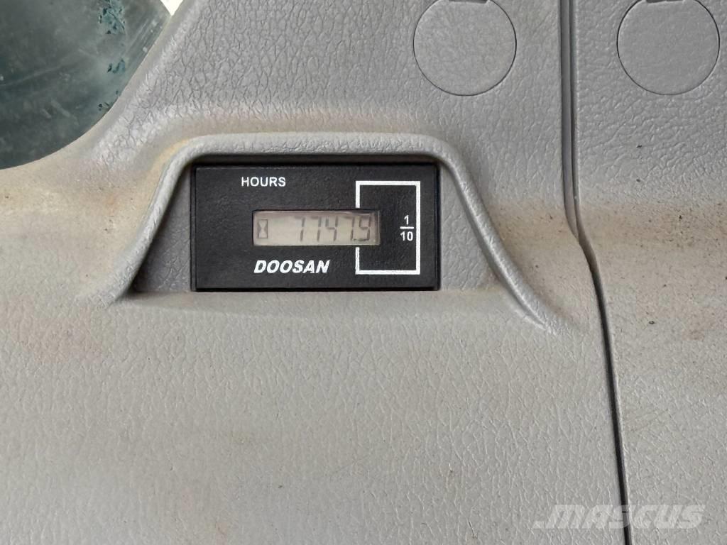 Doosan DX 225 LC-5 Crawler excavators