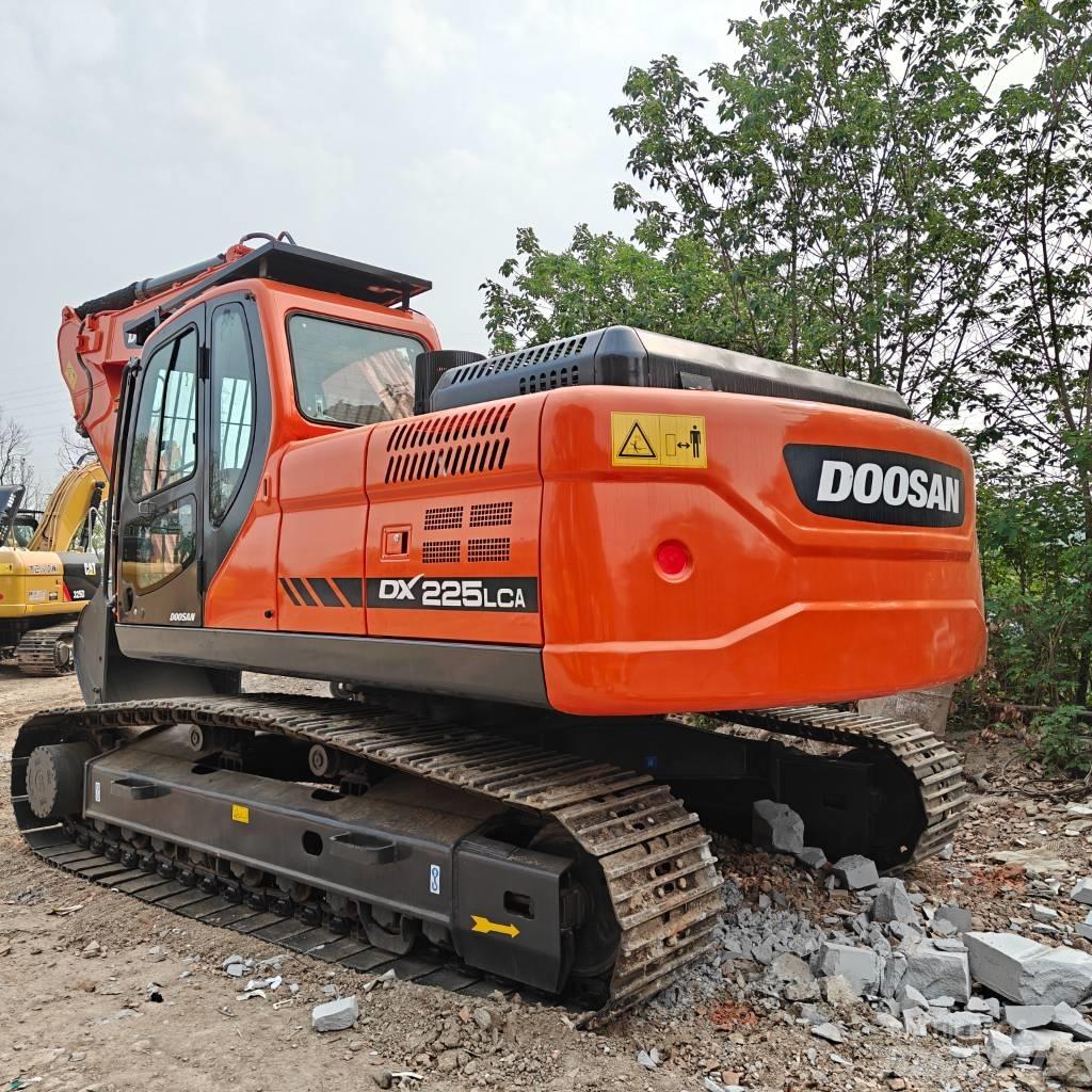 Doosan DX225-9C Crawler excavators