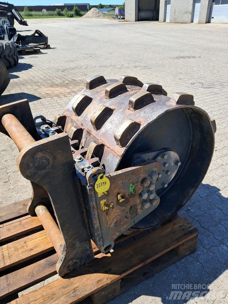 CASE 800x600 Compaction equipment accessories and spare parts