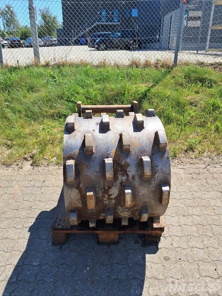CASE 800x600 Compaction equipment accessories and spare parts