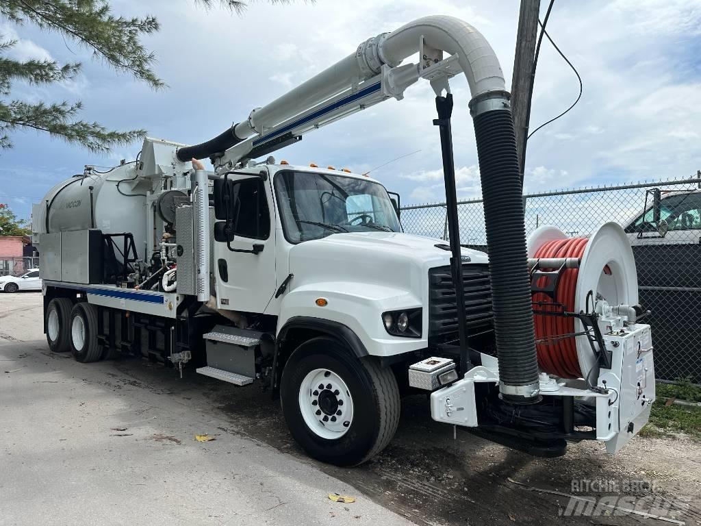 Freightliner 114SD Commercial vehicle