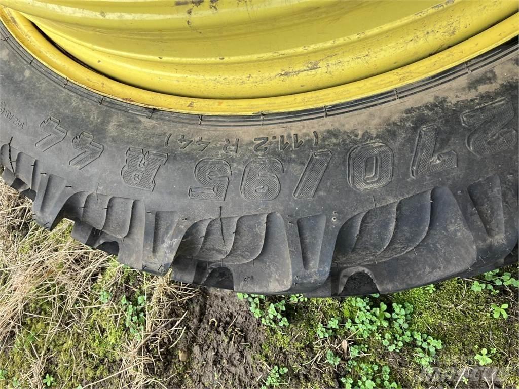Taurus 270/95R44 Tyres, wheels and rims
