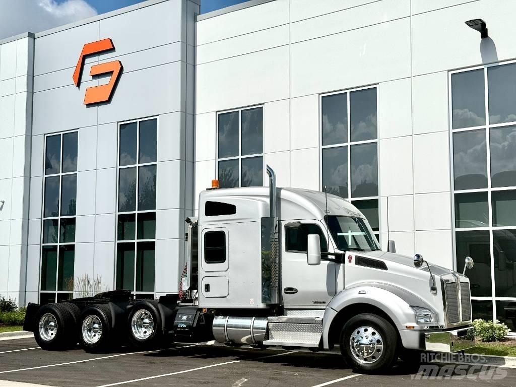 Kenworth T 880 Prime Movers