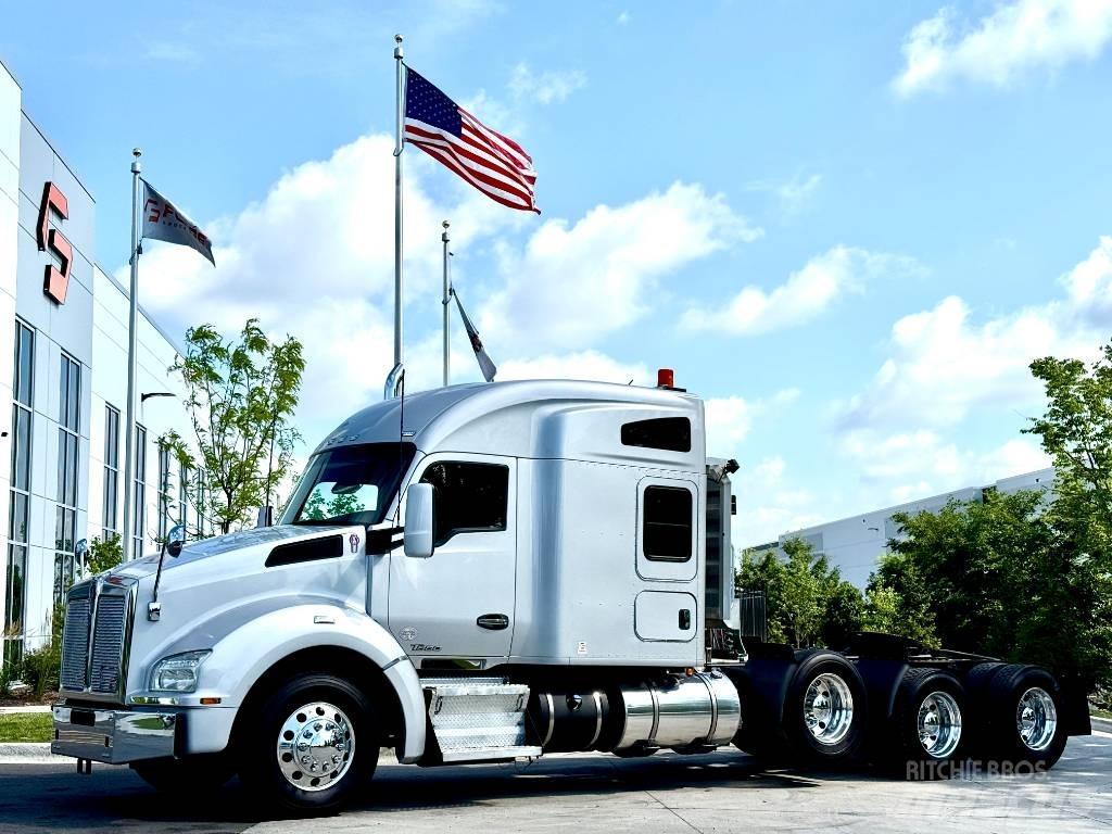 Kenworth T 880 Prime Movers