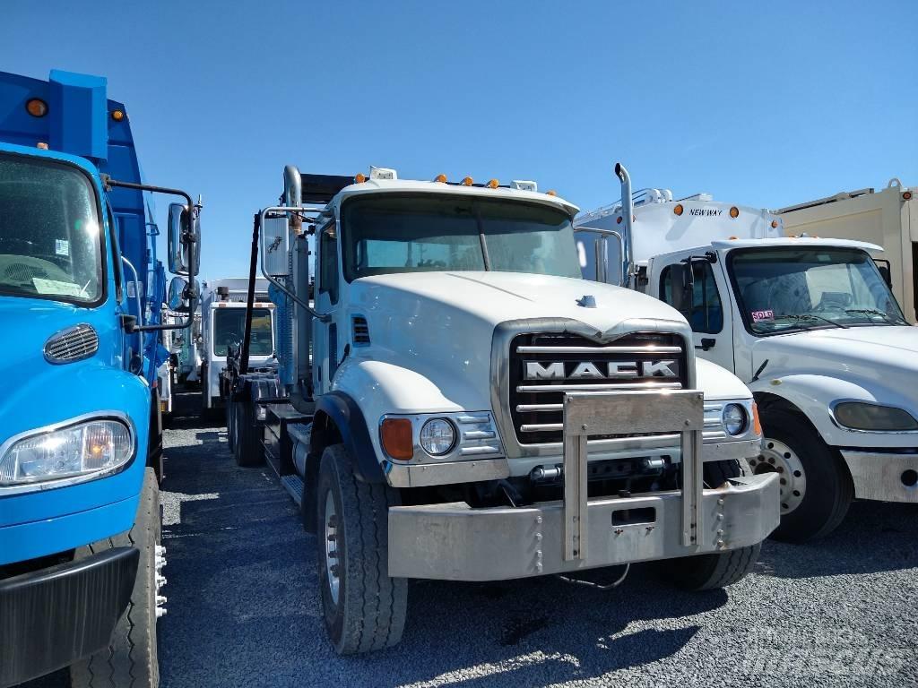 Mack GRANITE CV713 Waste trucks