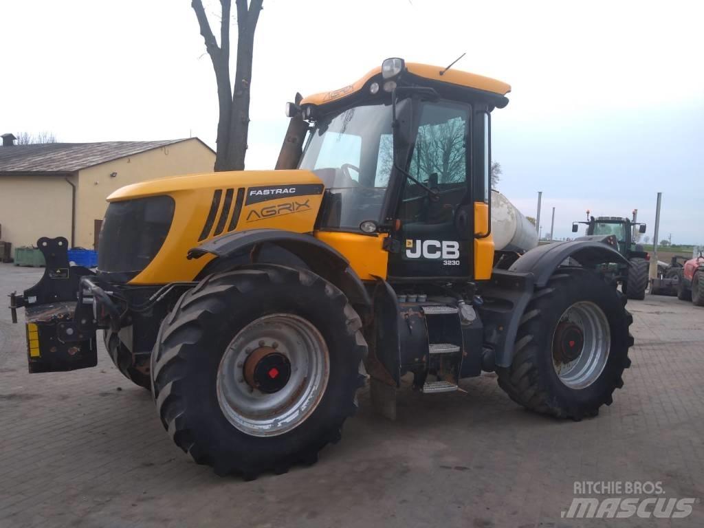 JCB Fastrac 3230 Tractors