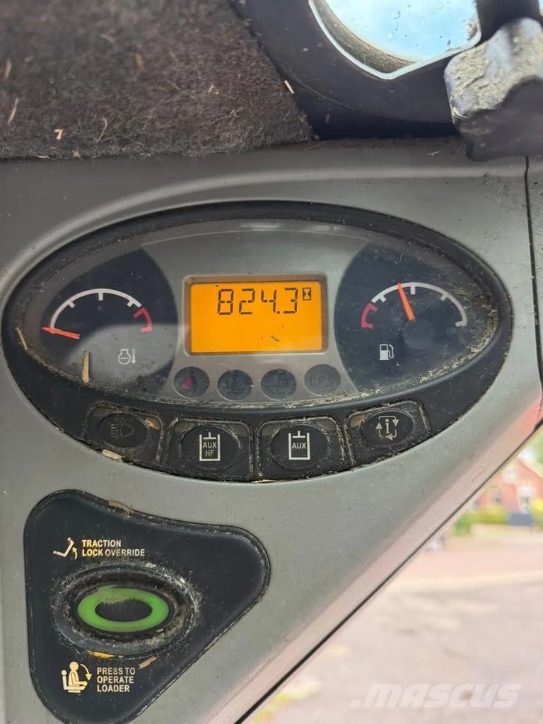 Bobcat S130 Skid steer loaders