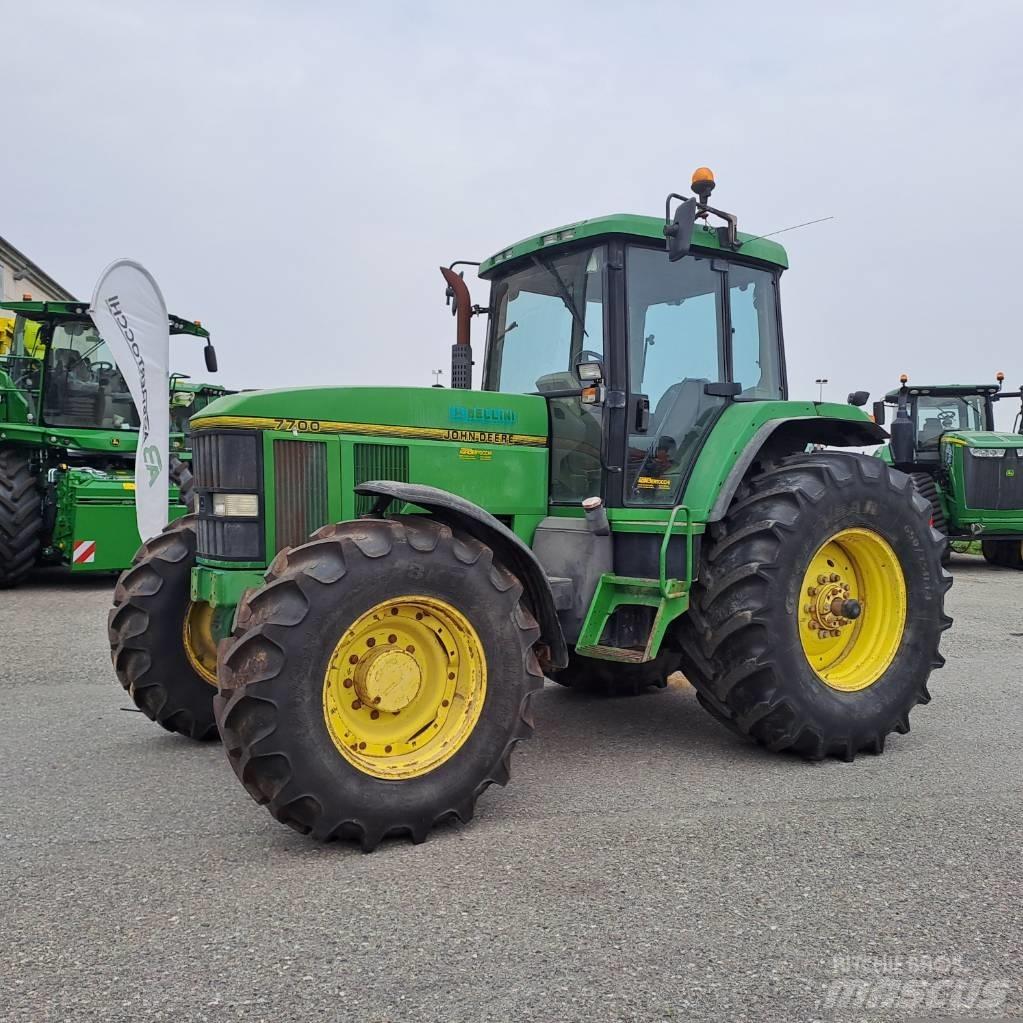 John Deere 7700 Tractors