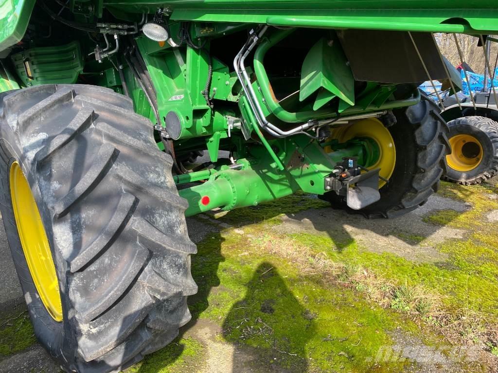 John Deere T560 HM Combine harvesters