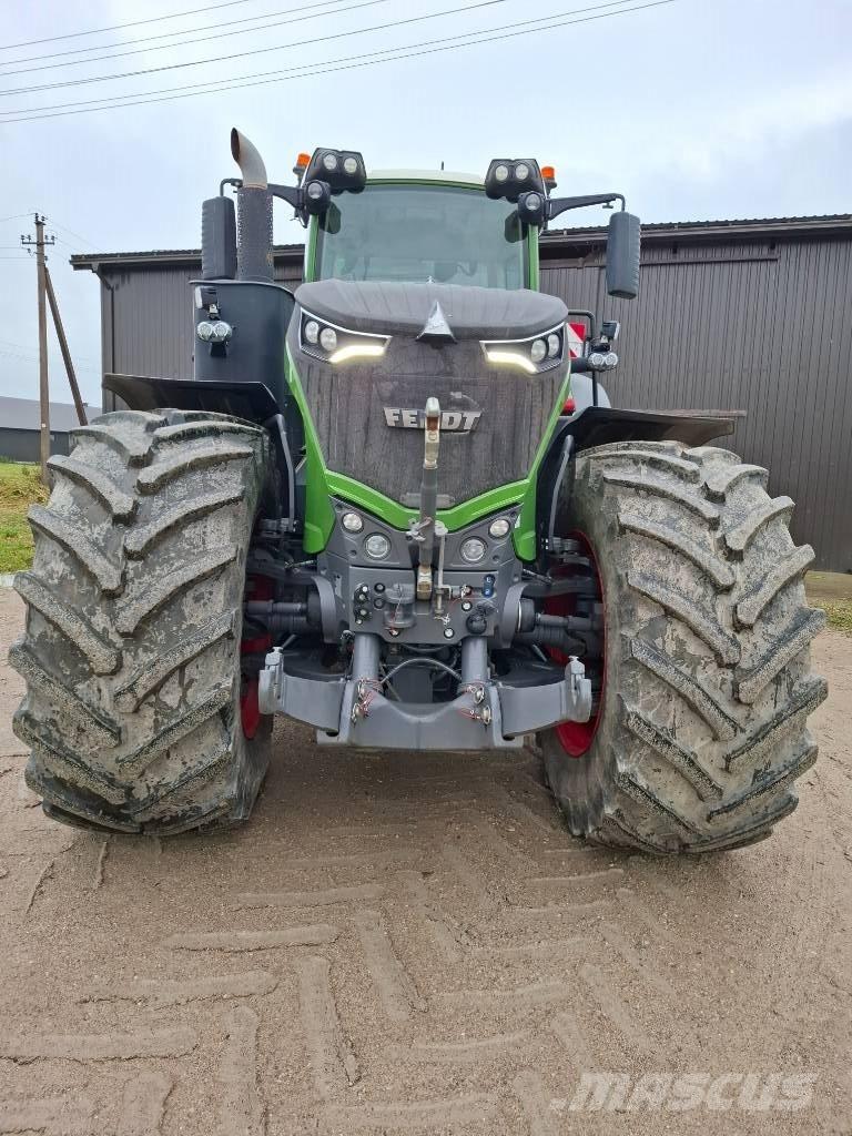 Fendt 1050 Vario Tractors