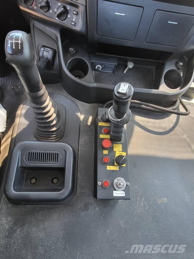 Iveco Stralis-360 Beavertail Flatbed / winch trucks