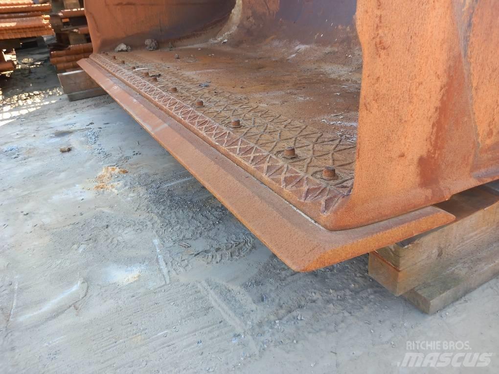 Komatsu WA475-10 Buckets