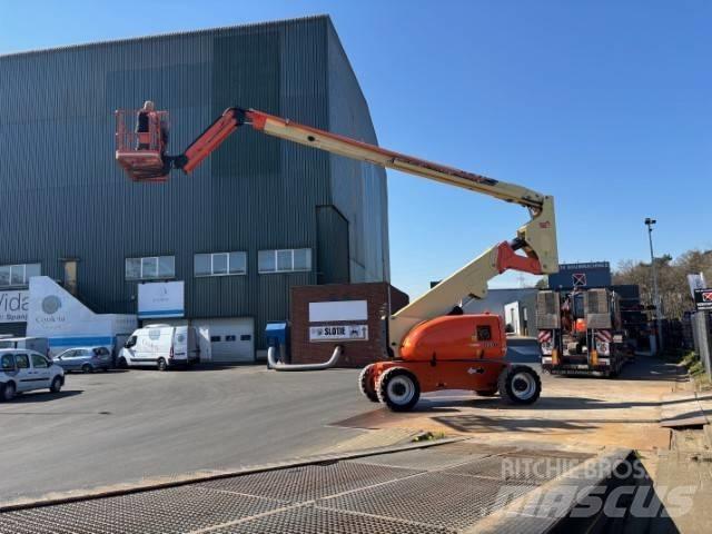 JLG 800 AJ Articulated boom lifts