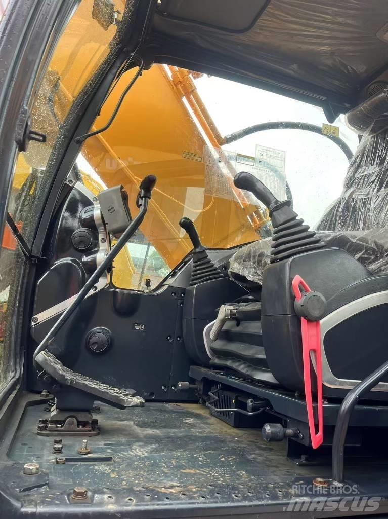 Hyundai R220LC-9S Wheeled excavators