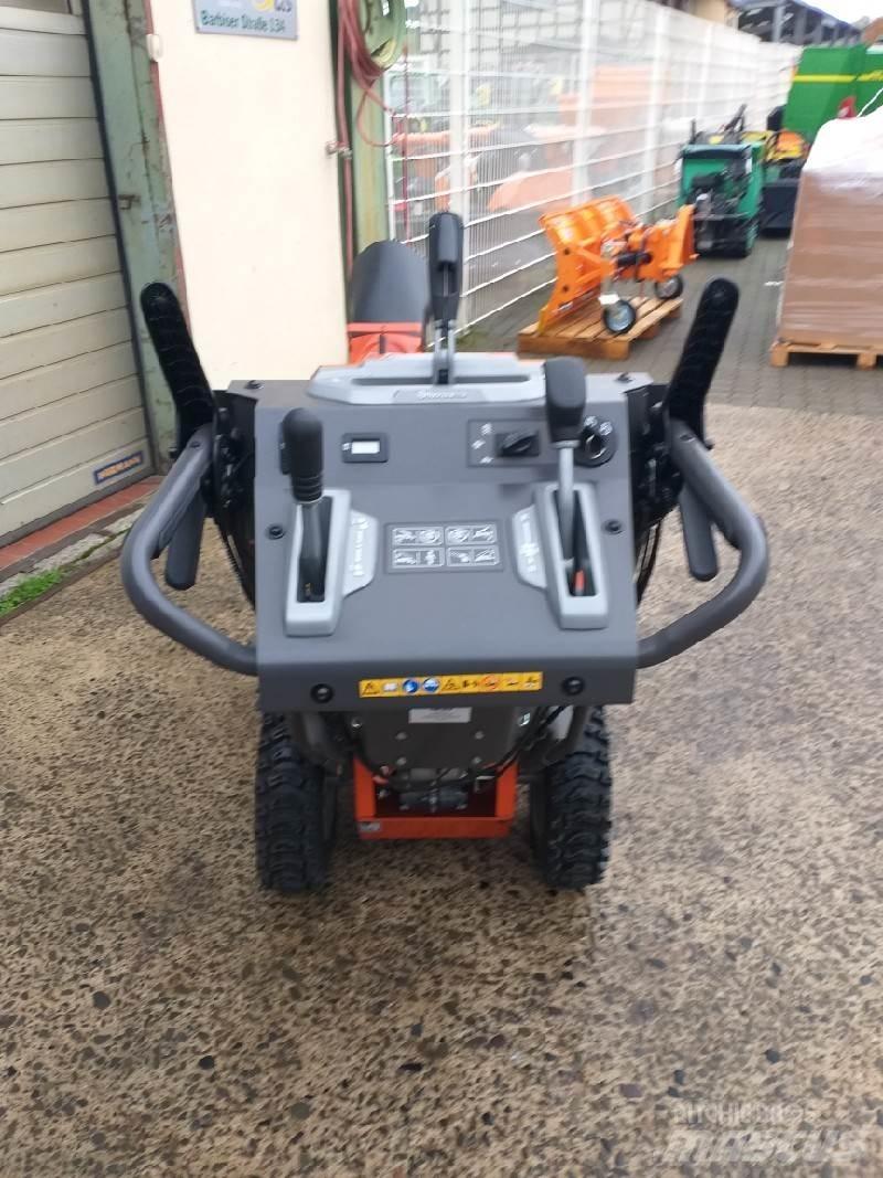 Husqvarna ST420 Snow throwers