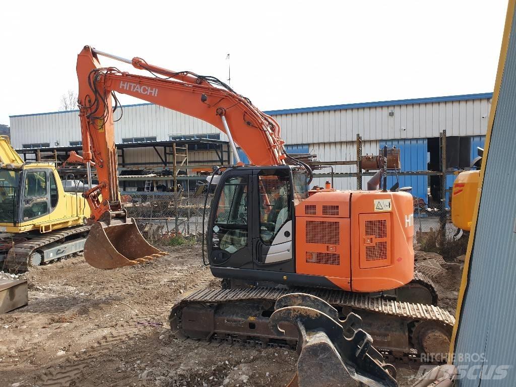 Hitachi ZX225USLC Crawler excavators