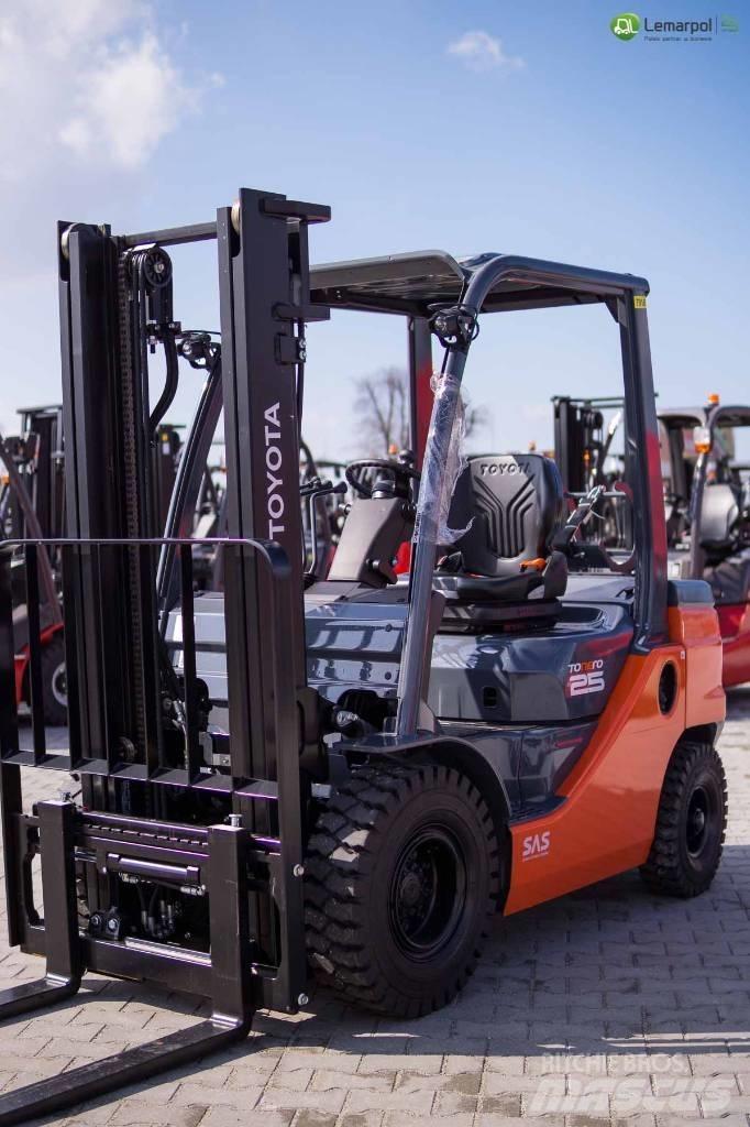 Toyota 02-8 FG F 25 LPG trucks