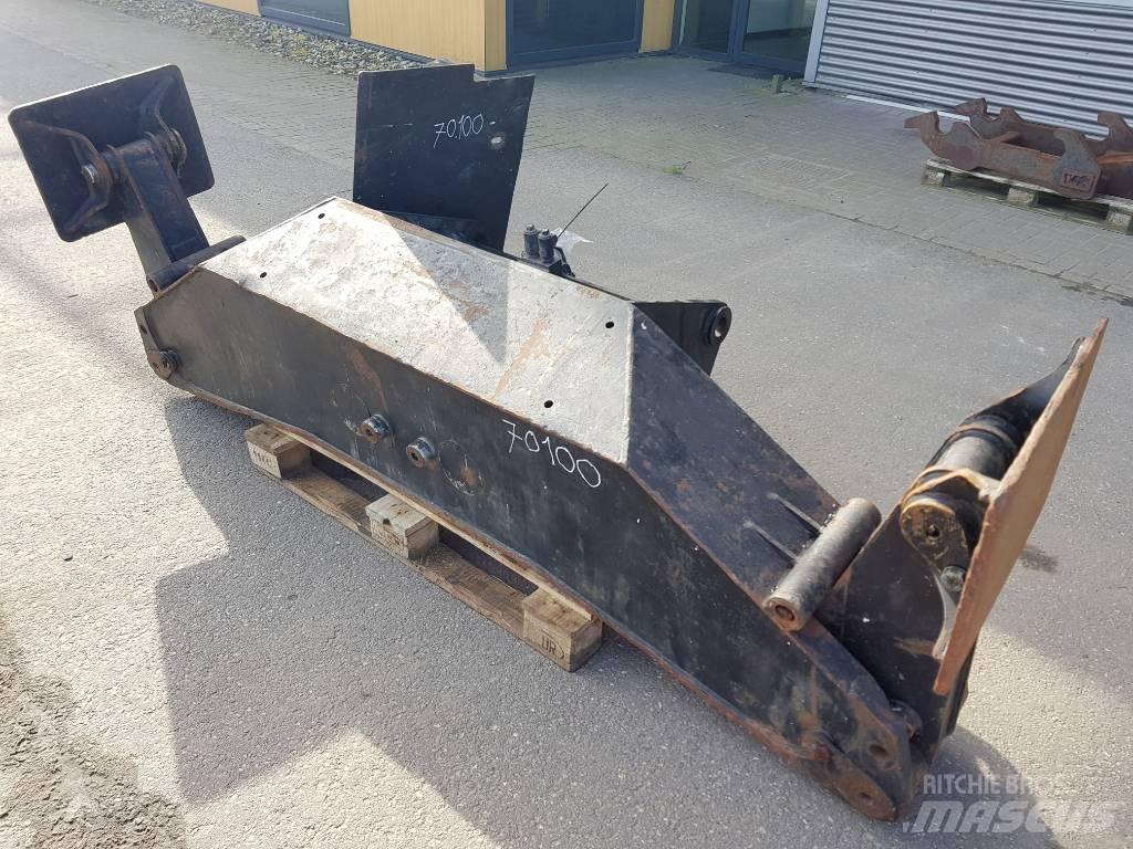 CAT M315C Outriggers Chassis and suspension