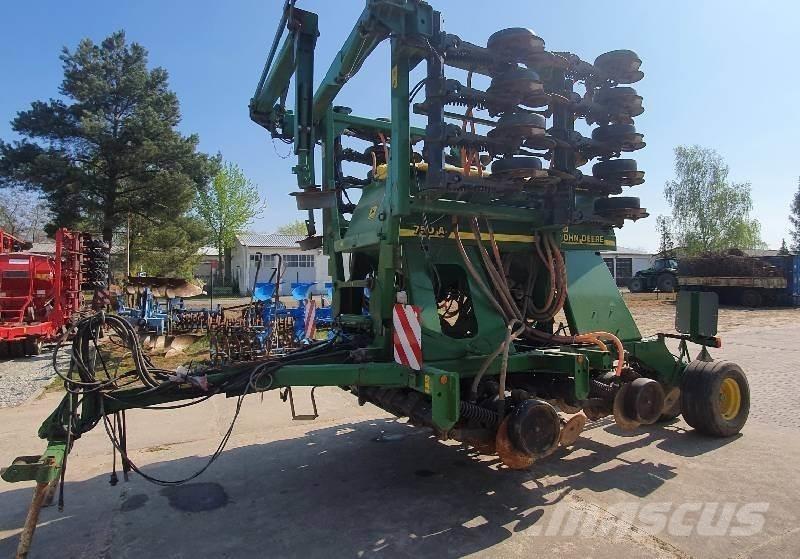 John Deere 750 A Farm machinery