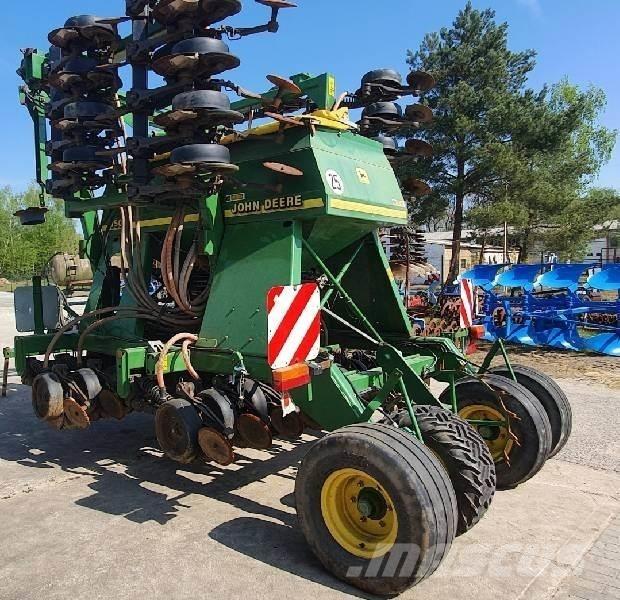 John Deere 750 A Farm machinery