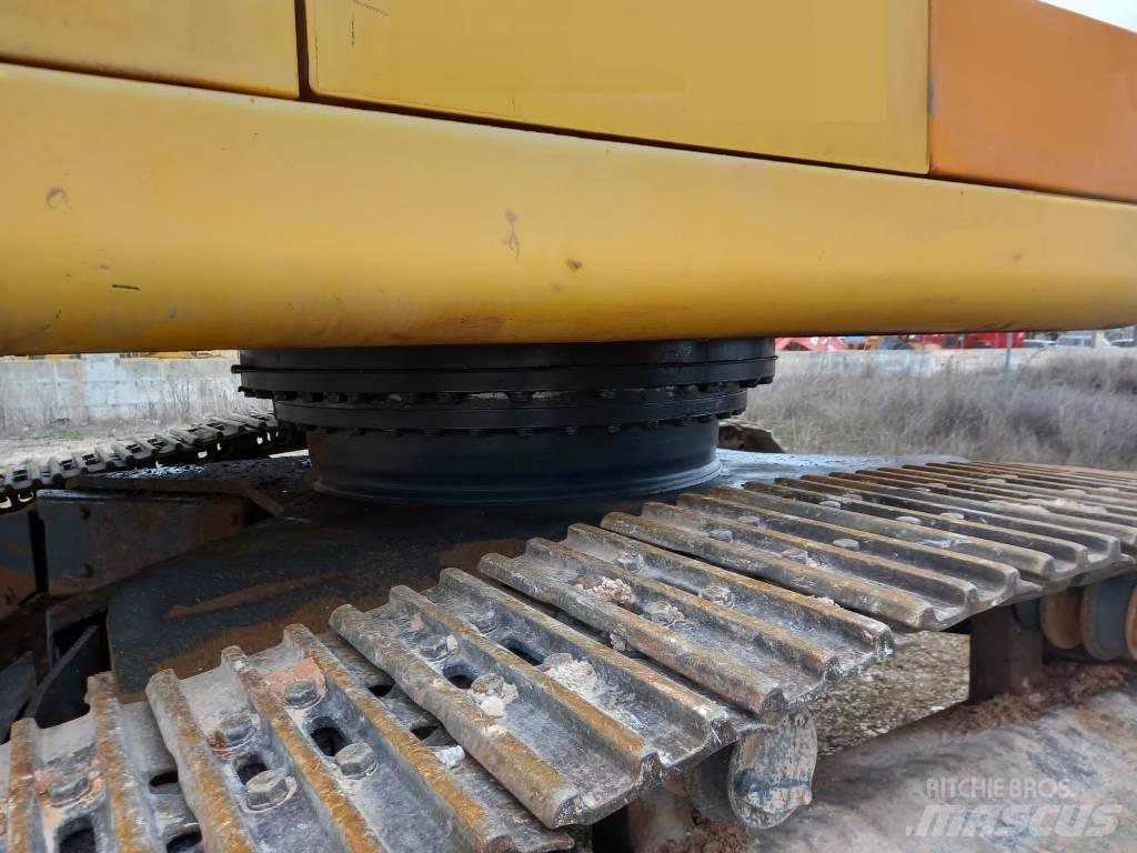 Komatsu PC450LC Crawler excavators