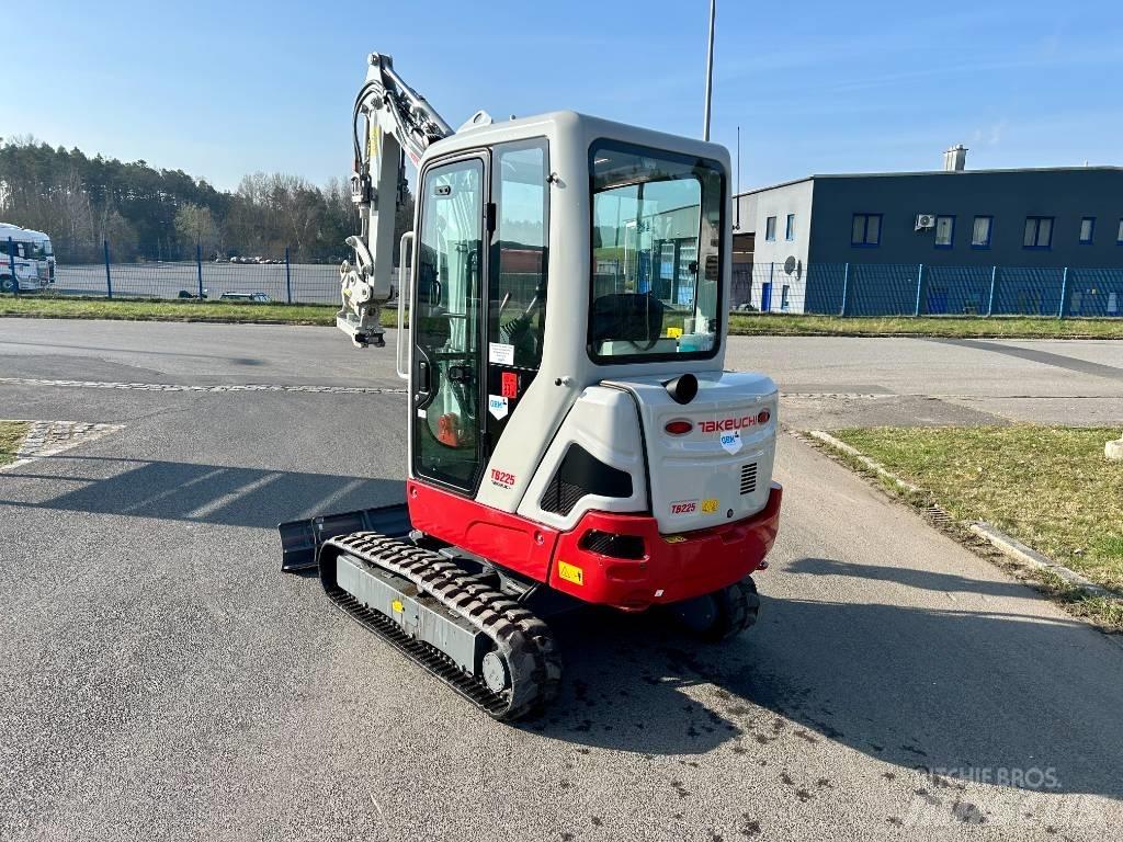 Takeuchi TB 225 Mini excavators < 7t (Mini diggers)