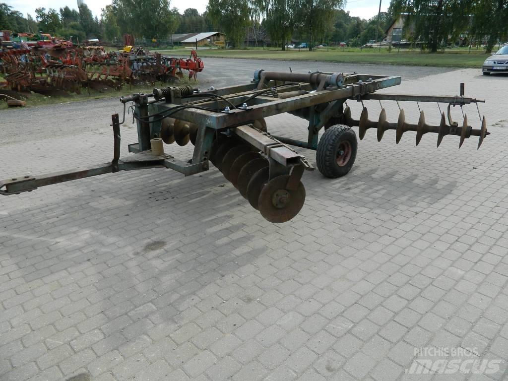 Fiskars FTR32 Disc harrows