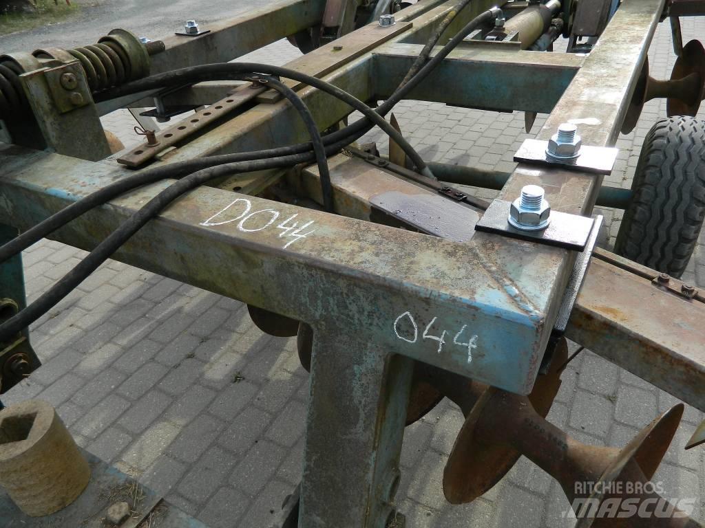 Fiskars FTR32 Disc harrows