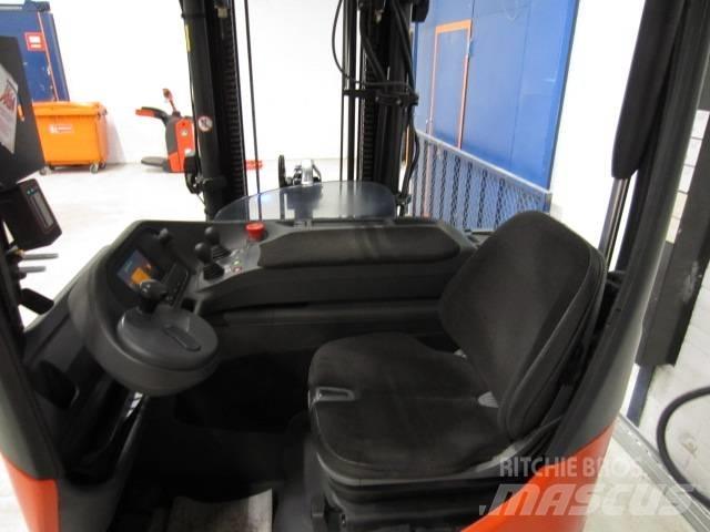Linde R16G Reach truck