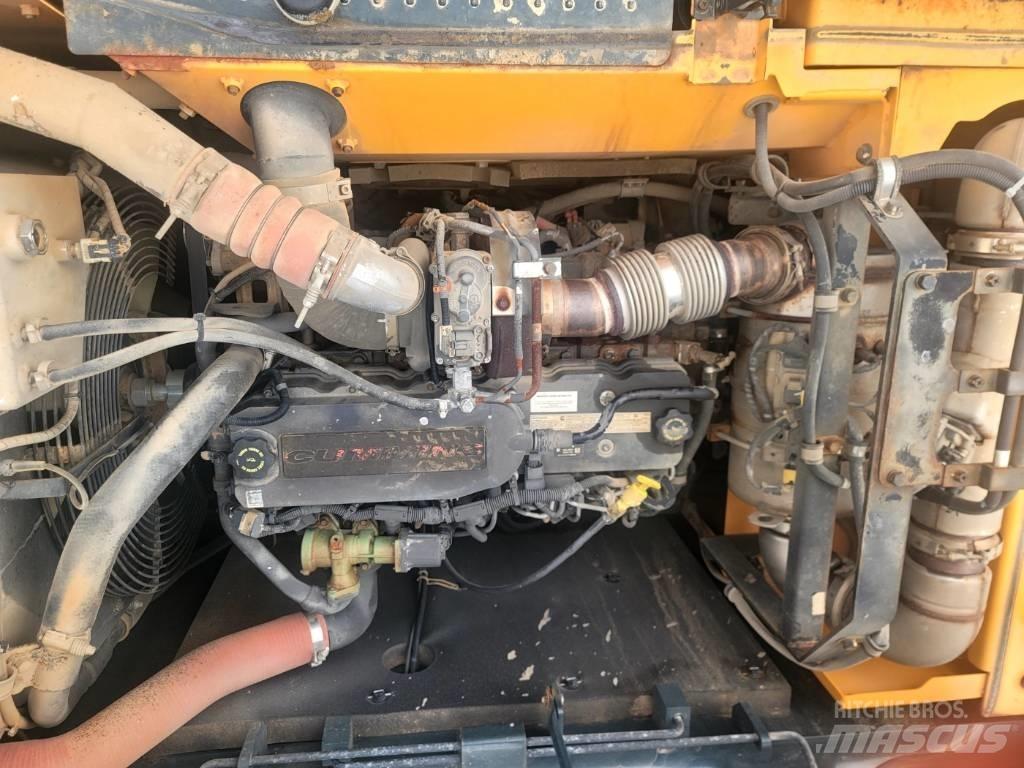 Hyundai HX 220 Crawler excavators