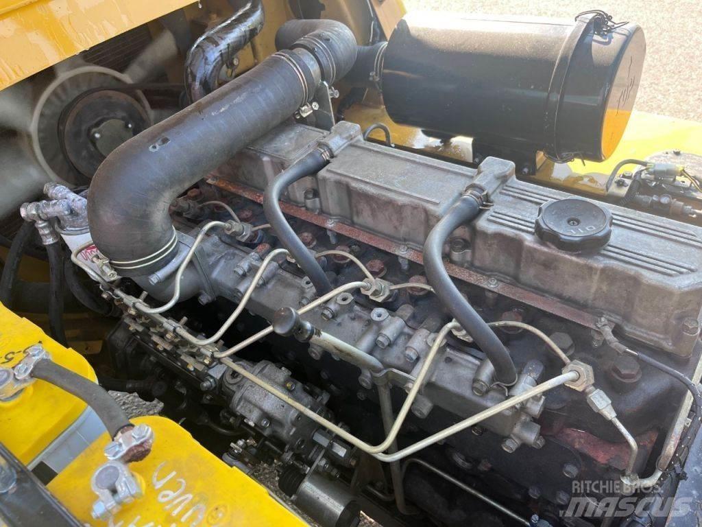 CAT DP40K2 Diesel trucks