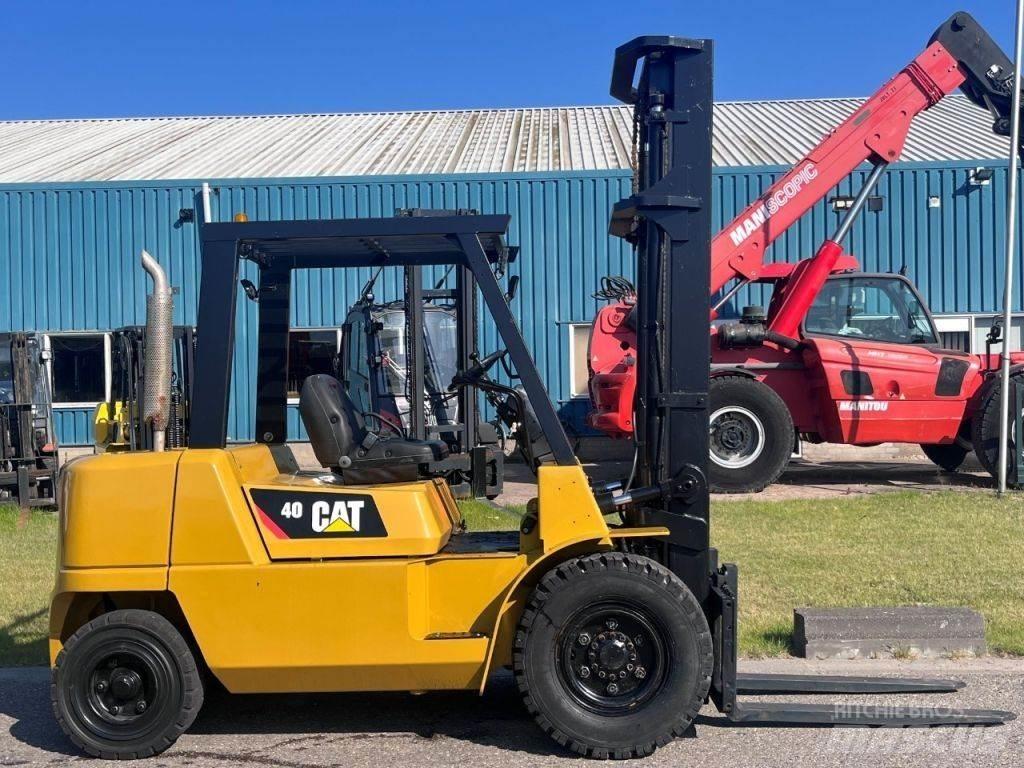 CAT DP40K2 Diesel trucks