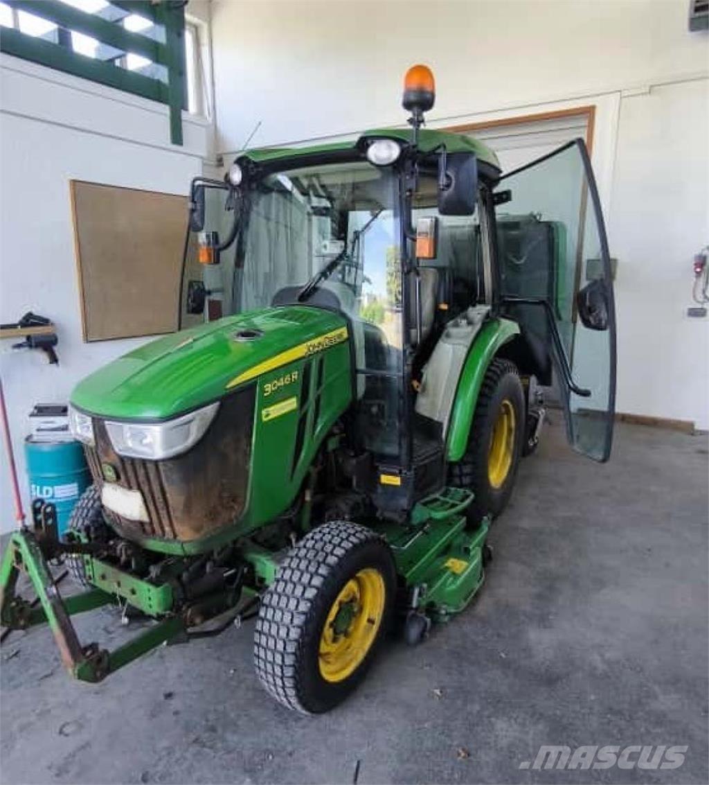 John Deere 3046R Compact tractors