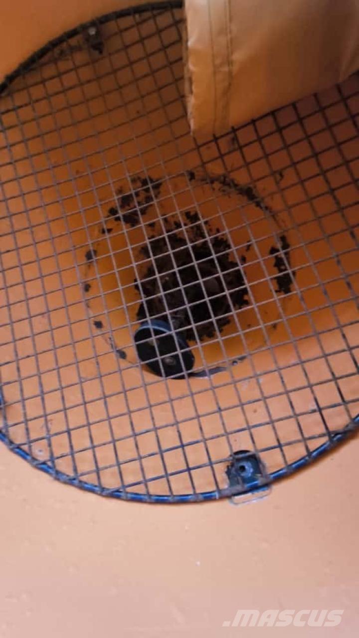 John Deere 3046R Compact tractors