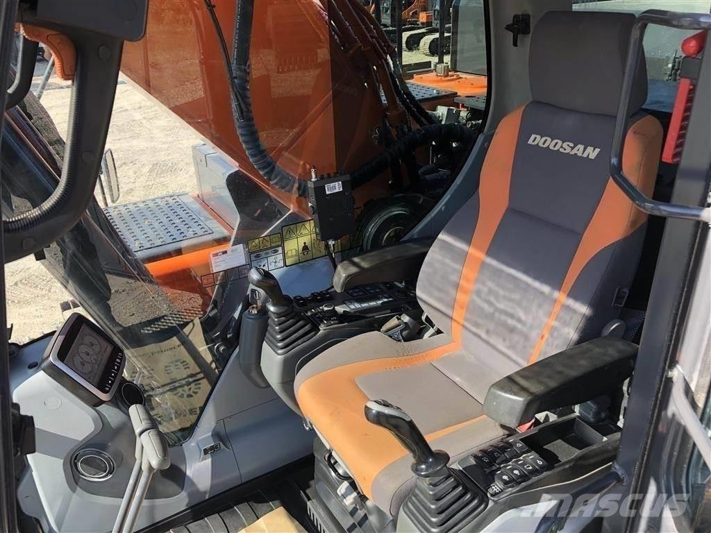Doosan DX 300 Crawler excavators