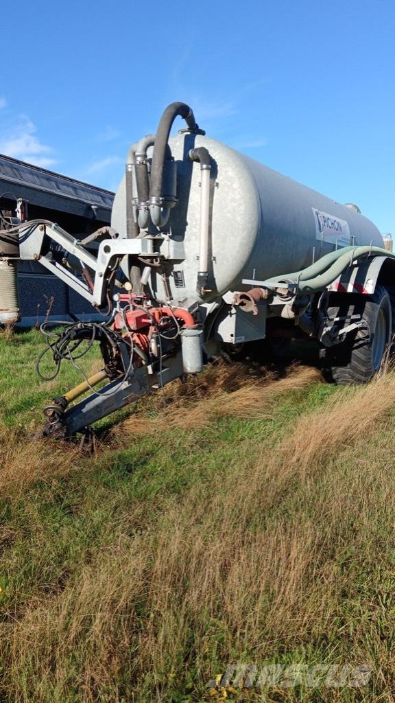 Pichon 16500 Slurry tankers