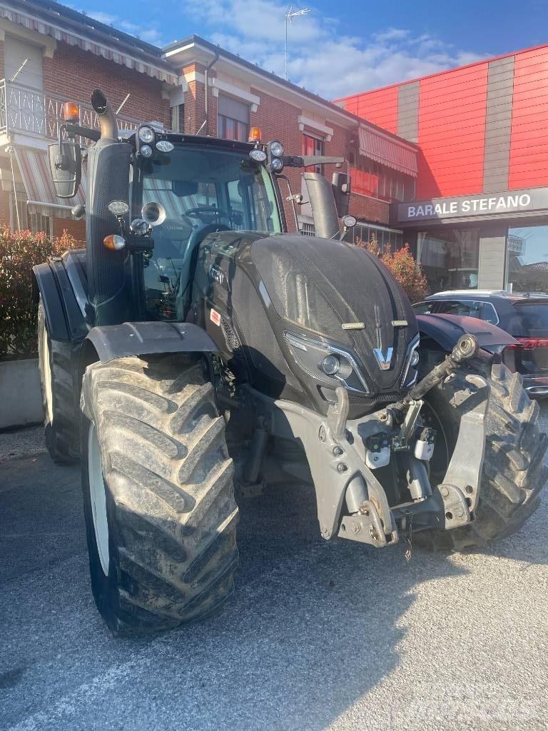 Valtra T 144 Tractors