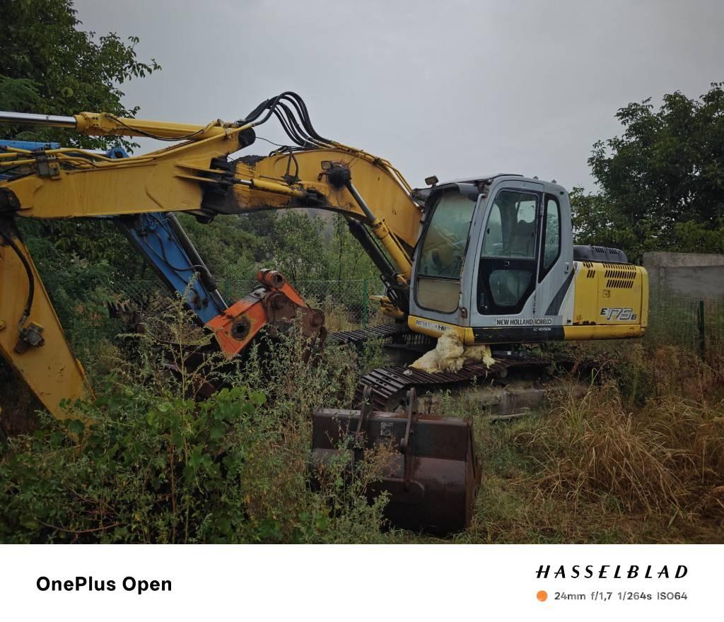 New Holland E 175 B Chassis and suspension