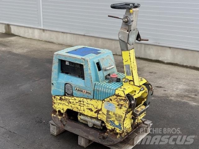 Ammann AVH 4020 Plate compactors