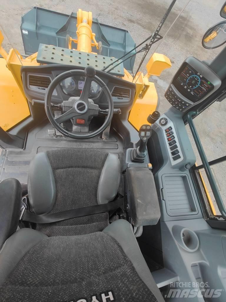 Hyundai HL 960 Wheel loaders