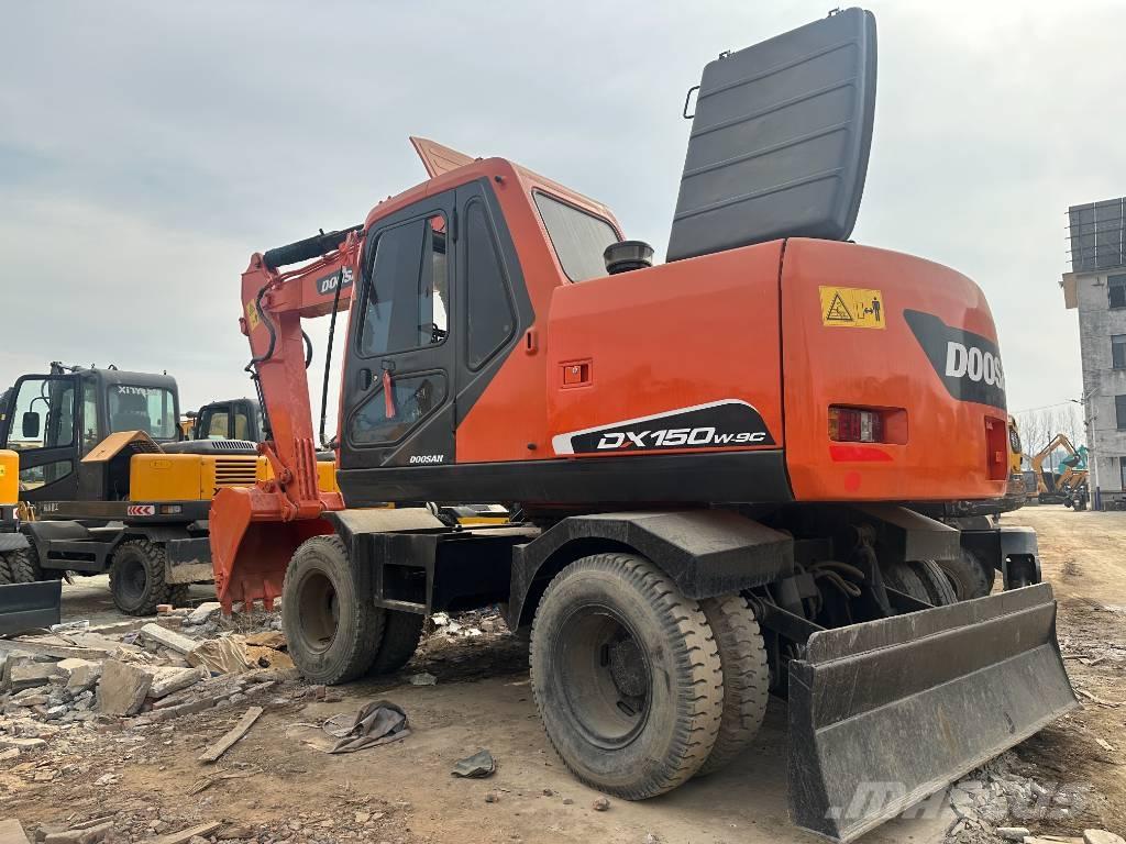 Doosan DH 150 W-7 Wheeled excavators