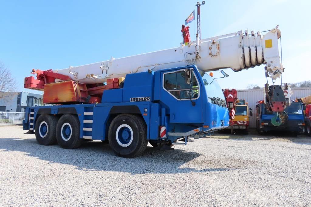Liebherr LTM 1055-1 All terrain cranes