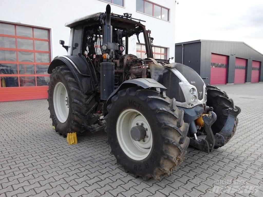 Valtra N123  wheelhub Tyres, wheels and rims