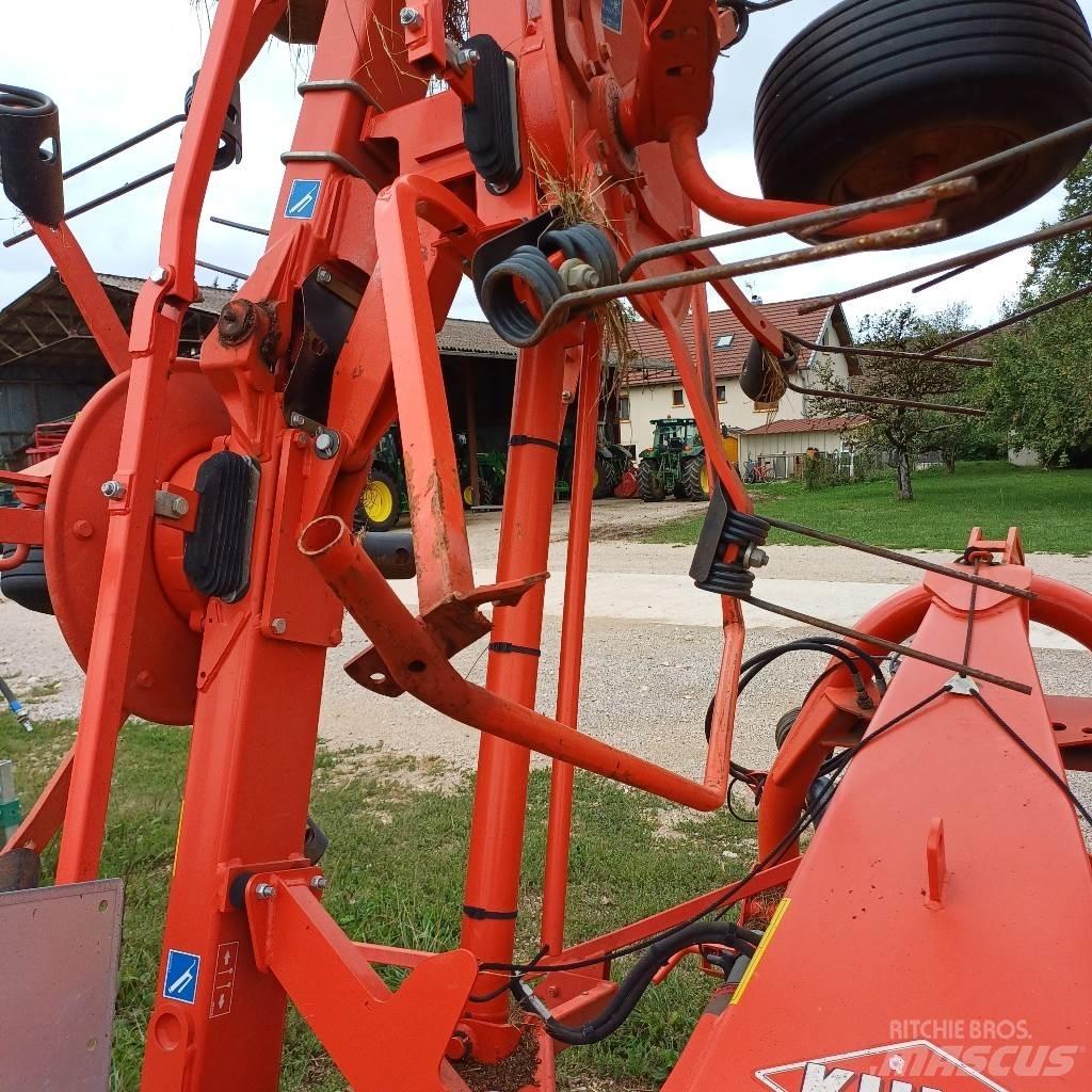 Kuhn GF 8702 Rakes and tedders