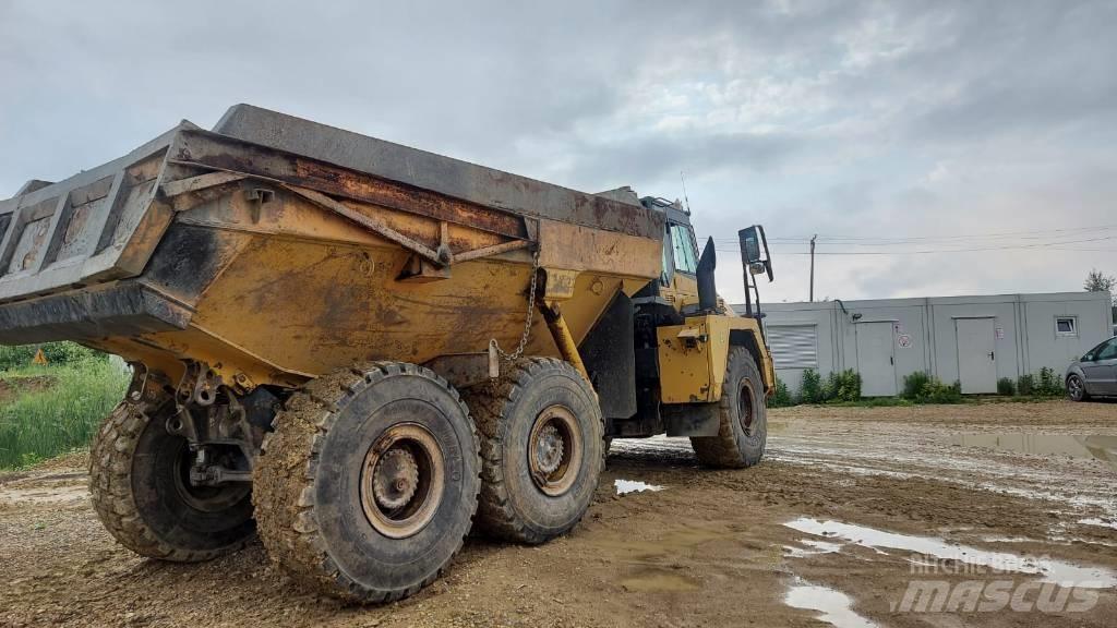 Komatsu HM300-2 Articulated Haulers