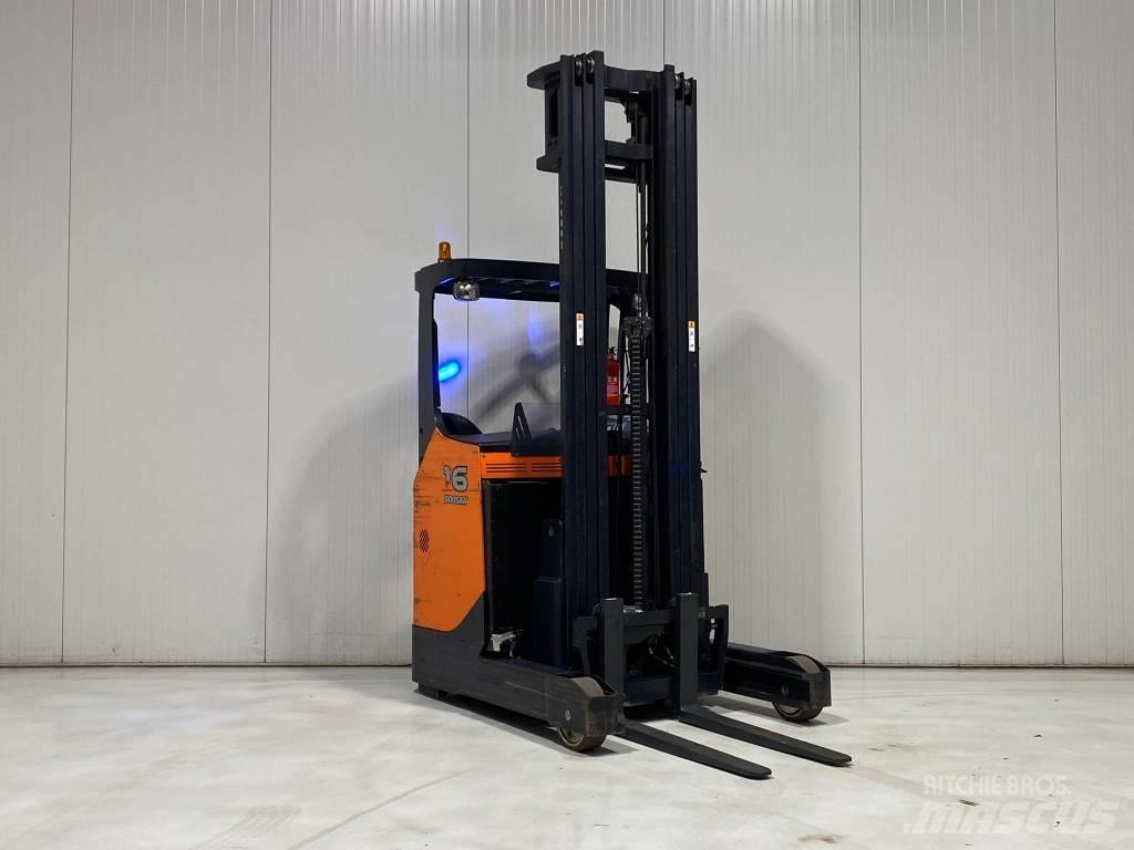 Doosan BR16JW-7 Reach truck