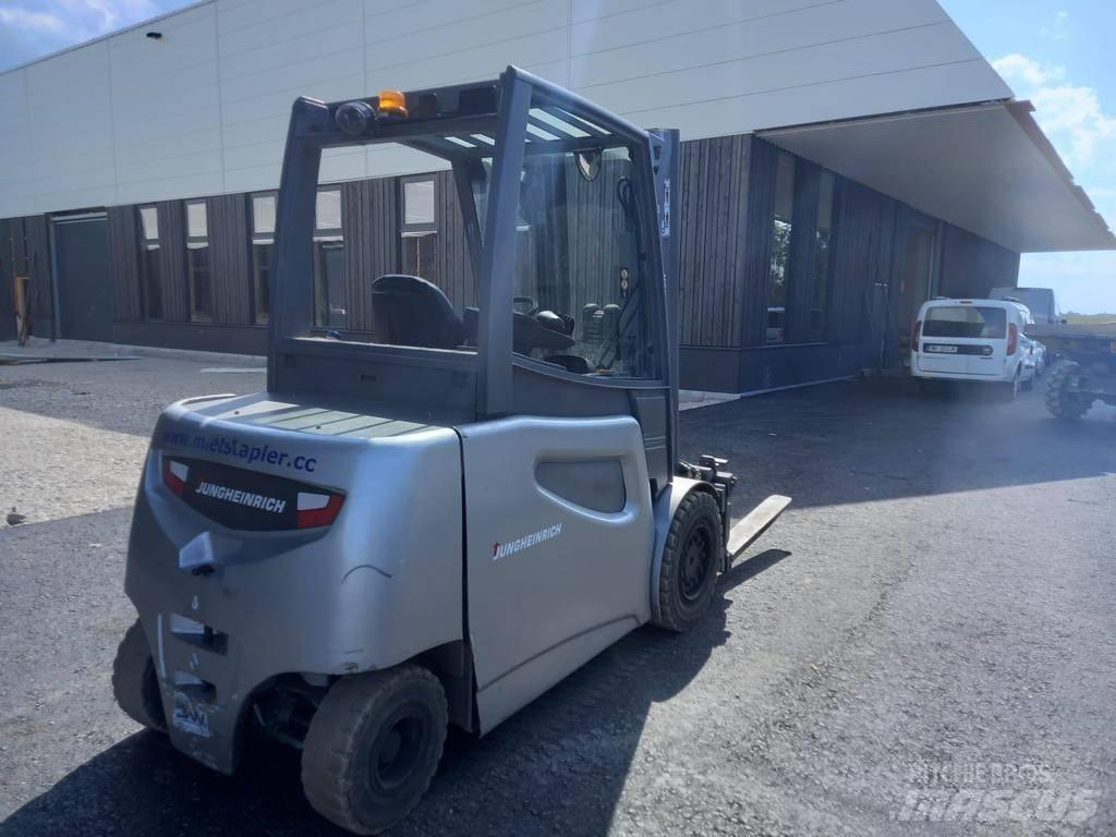 Jungheinrich EFG 540 Electric forklift trucks