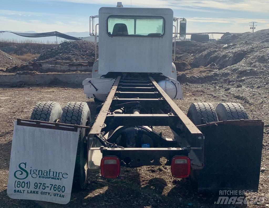 Peterbilt 335 Tipper trucks