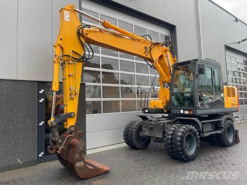 Hyundai R140W-7A Wheeled excavators