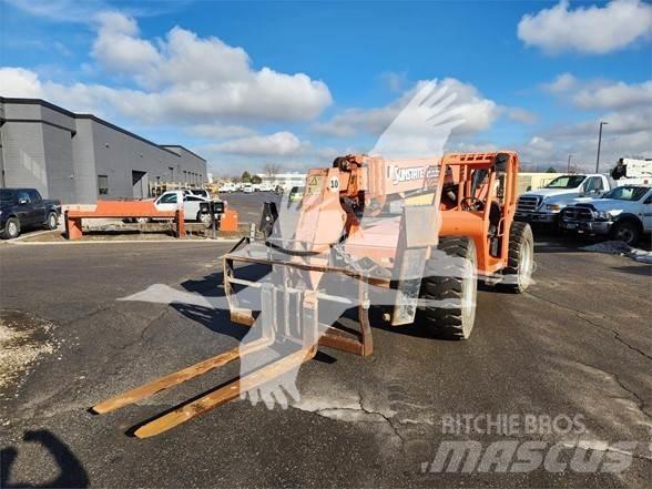 SkyTrak 10054 Telescopic handlers